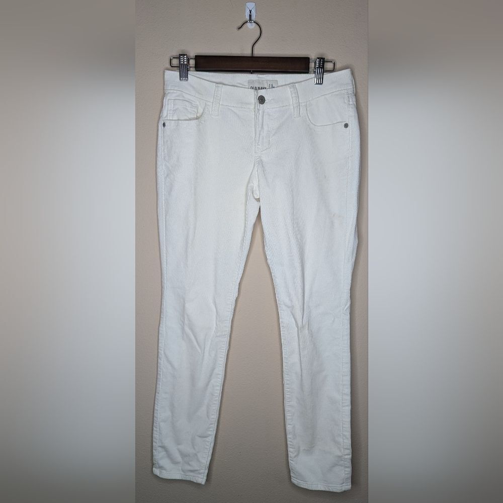 Old Navy Women's Size 6 Short White Pants